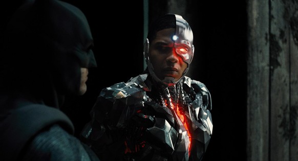Justice League mit Ray Fisher als Cyborg