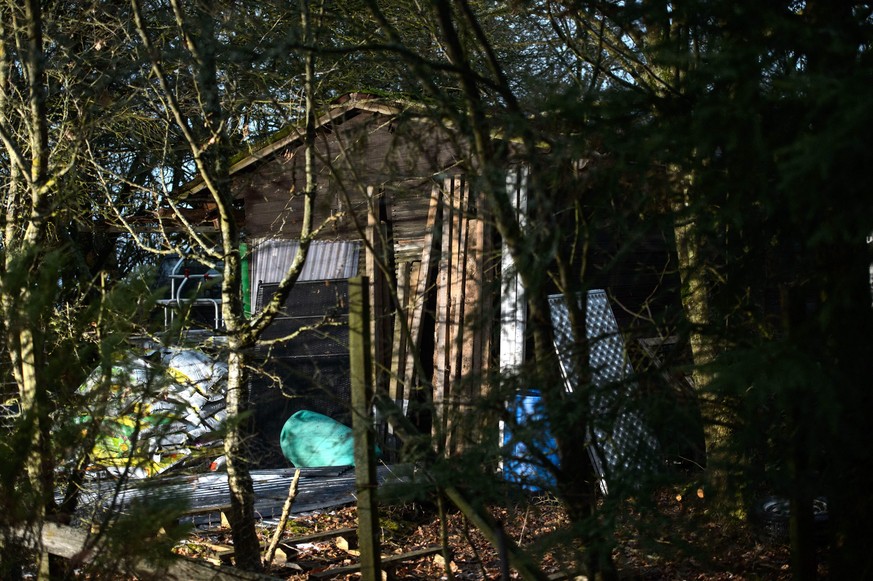 epa05761799 A view of a garden property in Arnstein near Wuerzburg, Germany, 30 January 2017. On early 29 January, six teenagers aged 18 to 19, including the arbour owner&#039;s two children, were fou ...