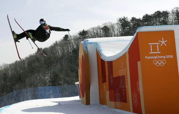 Andri Ragettli, of Switzerland, jumps during the men&#039;s slopestyle qualifying at Phoenix Snow Park at the 2018 Winter Olympics in Pyeongchang, South Korea, Sunday, Feb. 18, 2018. (AP Photo/Kin Che ...