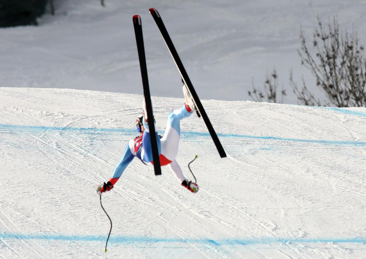 Swiss skier Daniel Albrecht looses control during a downhill training on the legendary Streif downhill course in Kitzbuehel, Austria, Thursday, Jan. 22, 2009. Albrecht injured himself in the crash aft ...