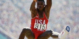 06.08.1984: Carl Lewis holt sich zum ersten Mal Olympia-Gold in seiner Lieblingsdisziplin