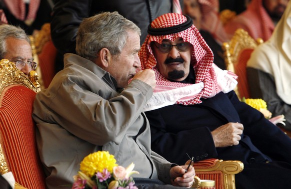 Abdullah traf sich mit zahlreichen Staatsoberhäuptern. Hier beim Tee mit George W. Bush.&nbsp;