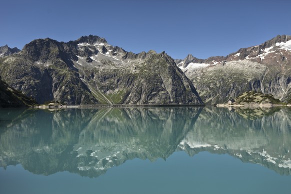 ZUR EIDGENOESSISCHEN ABSTIMMUNG VOM 21. MAI 2017 UEBER DAS ENERGIEGESETZ STELLEN WIR IHNEN ZUM THEMA WASSERKRAFT FOLGENDES BILDMATERIAL ZUR VERFUEGUNG  Der Gelmersee beim Grimselpass, aufgenommen am  ...