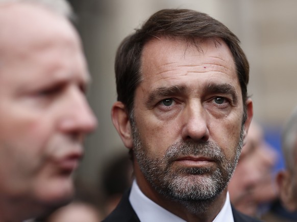 Frankreichs Innenminister Christophe Castaner hat nach der tödlichen Messerattacke von vergangener Woche Fehler eingeräumt. Einen Rücktritt lehnt er aber weiter ab. (Archivbild)