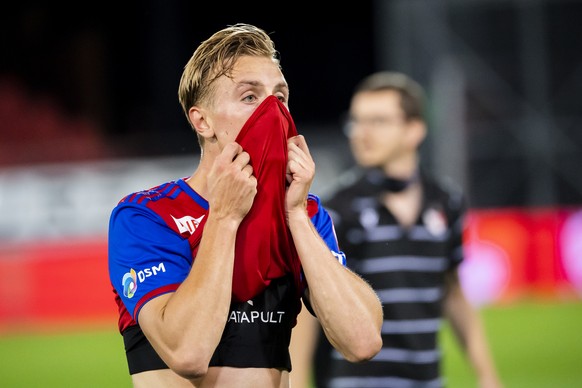 Deception du le defenseur balois Jasper Van Der Werff lors de la rencontre de football du Championnat Suisse de Super League entre le FC Sion et le FC Basel 1893 le mercredi 8 juillet 2020 au stade de ...