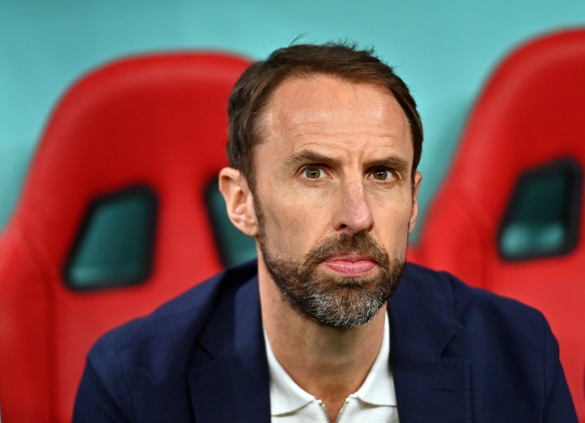 epa10328530 England manager Gareth Southgate takes his seat for the FIFA World Cup 2022 group B soccer match between England and the USA at Al Bayt Stadium in Al Khor, Qatar, 25 November 2022. EPA/Nou ...