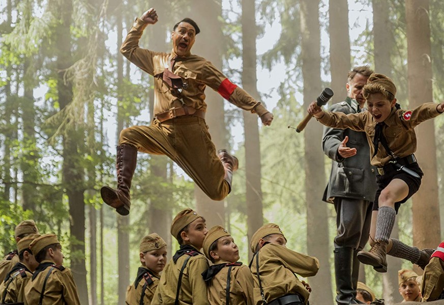 Jede Menge Nazi-Fails im ersten Trailer zur Hitler-Satire «Jojo Rabbit»