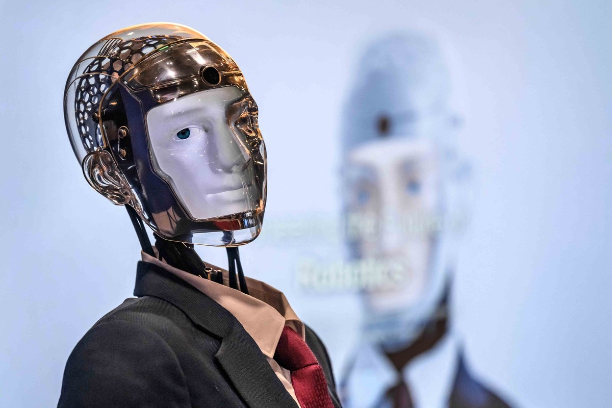 Cette photo montre Robert le Robot, un humanoïde conversationnel de pointe développé par la société technologique RB Labs, basée à Genève, lors du Sommet mondial «AI for Good».