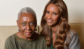 Bethann Hardison posiert mit Iman