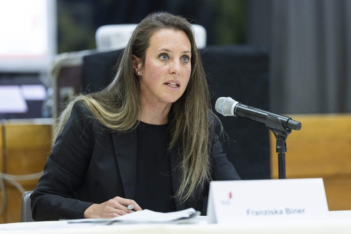 Franziska Biner, Conseillere d'Etat valaisanne parle lors d'une conference de presse du projet de reconstruction du futur Blatten ce mercredi, 3 septembre 2025 a Ferden dans le Loetschental. ...