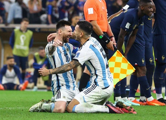 Mandatory Credit: Photo by Kieran McManus/Shutterstock 13670809gs Lionel Messi of Argentina and Leandro Paredes of Argentina celebrate victory Argentina v France, FIFA World Cup, WM, Weltmeisterschaft ...