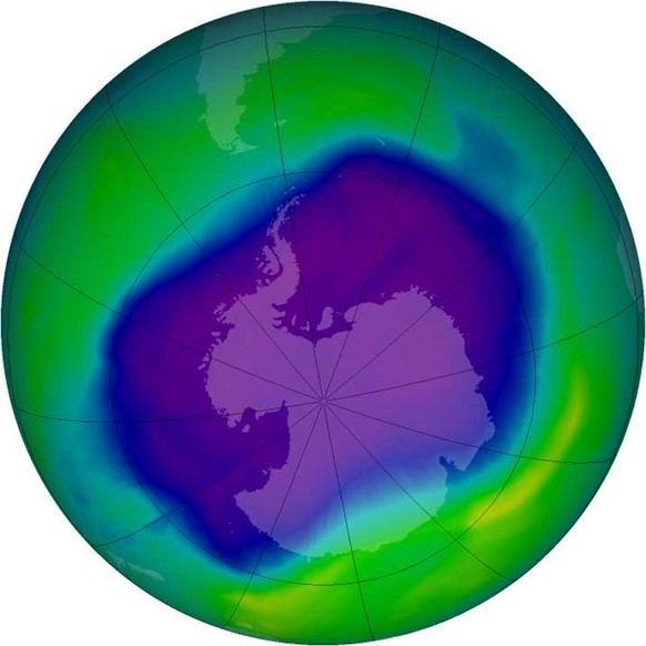 Ein von der NASA zur Verfuegung gestelltes Bild der Ozonueberwachungsinstrumente an Bord des Satelitten Aura zeigt die Ausdehnung des Ozonlochs ueber der Antarktis am 24. September 2006. Das Ozonloch  ...