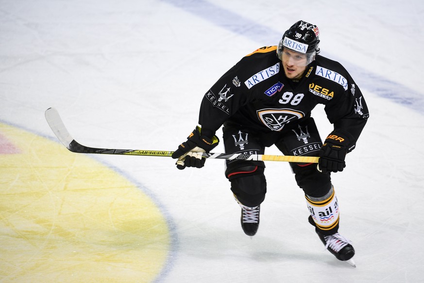 ARCHIVBILD ZUM WECHSEL VON DAMIEN BRUNNER VON LUGANO ZU BIEL --- Lugano&amp;#x2019;s player Damien Brunner in action during the preliminary round game of National League Swiss Championship between HC  ...