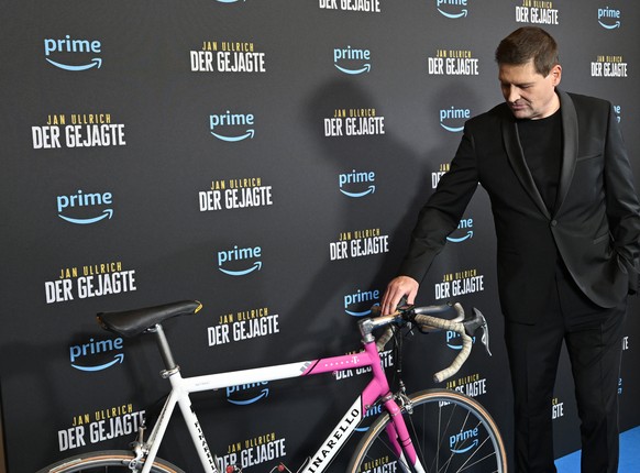 22.11.2023, Bayern, M�nchen: Der ehemalige Radprofi Jan Ullrich stellt seine Dokumentation �Jan Ullrich - Der Gejagte� im Filmtheater Sendlinger Tor. Ab dem 28. November 2023 ist die mehrteiligen Seri ...