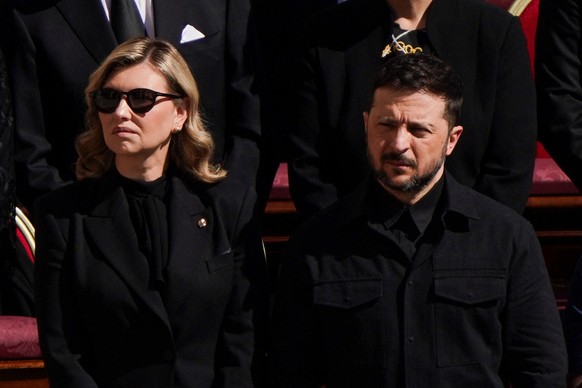 Ukraine&#039;s President Volodymyr Zelenskiy and first lady Olena Zelenska attend the funeral Mass of Pope Francis in St. Peter&#039;s Square at the Vatican, April 26, 2025. REUTERS/Nathan Howard
