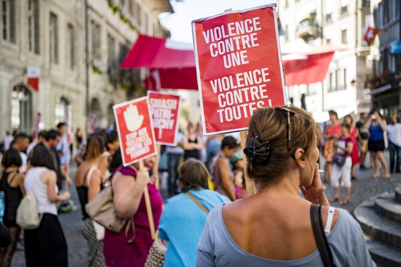 In Lausanne nahmen etwa 100 Personen an der Kundgebung teil.