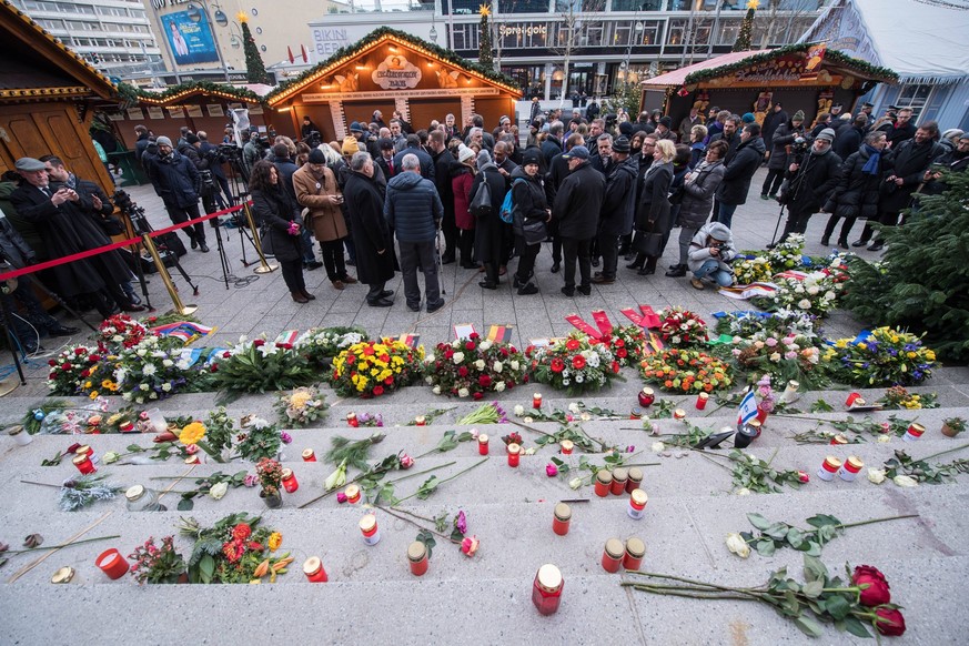 News Themen der Woche KW51 Mit einem stillen Gedenken ist am zweiten Jahrestag (19.12.2018) des Anschlags auf den Berliner Weihnachtsmarkt am Breitscheidplatz der Opfer gedacht worden. Am 19. Dezember ...