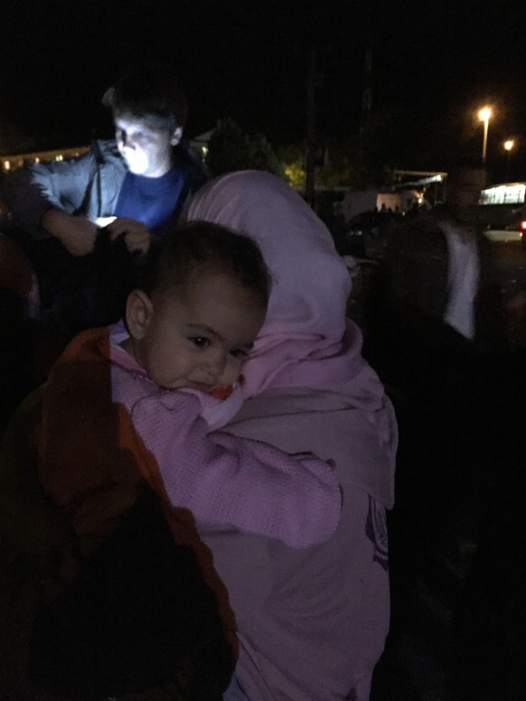 Du willst spontan ein Auto beladen und Flüchtlinge im Krisengebiet mit Hilfsgütern beglücken? Damit tust du niemandem einen Gefallen
ich bin gestern abend nach 3 tagen aus ungarn zurückgekommen. es st ...