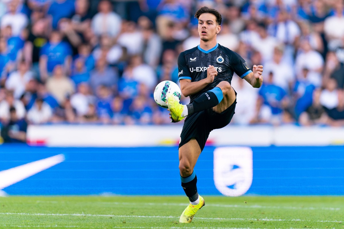 2025-05-11 KRC Genk v Club Brugge KV - Jupiler Pro League Championship Play Offs GENK, BELGIUM - MAY 11: Ardon Jashari of Club Brugge KV in action during the Jupiler Pro League Championship Play Offs  ...