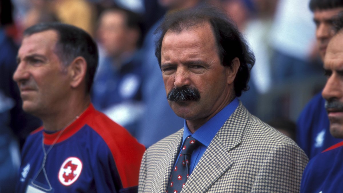 IMAGO / Sven Simon

Nationaltrainer Artur Jorge (Schweiz) Fußball Länderspiel Herren EM 1996, Nationalmannschaft, Gruppe A Einzelbild Birmingham Fußball Länderspiel Herren EM 1996, Nationalmannschaft, ...