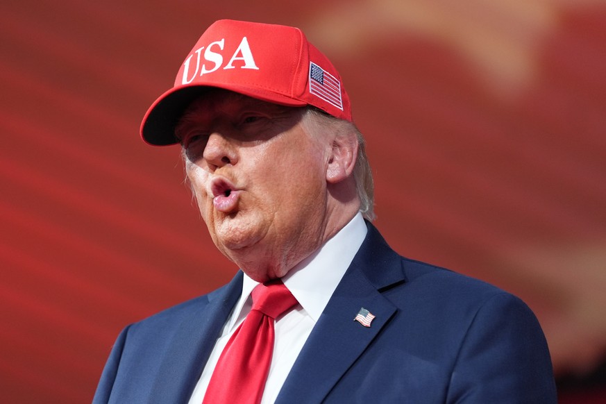 President Donald Trump arrives at a rally at Gastonia Municipal Airport, Wednesday, Sept. 16, 2026, in Gastonia, N.C. (AP Photo/Alex Brandon)
Donald Trump