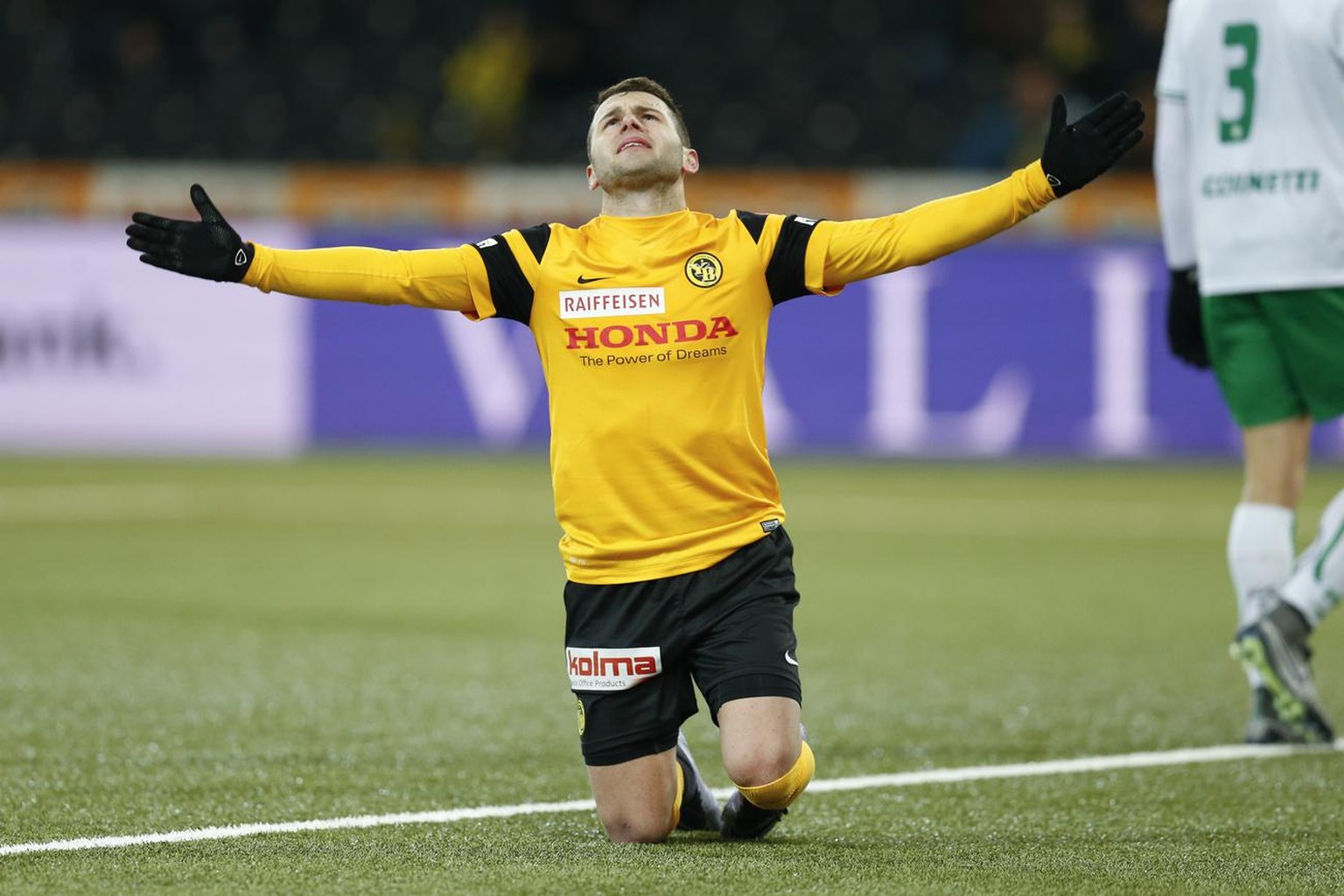 Berns Renato Steffen nach einer vergebenen Chance im Super League Spiel zwischen dem BSC Young Boys Bern und dem FC St. Gallen, am Samstag, 28. November 2015 im Stade de Suisse Wankdorf in Bern. (KEYS ...