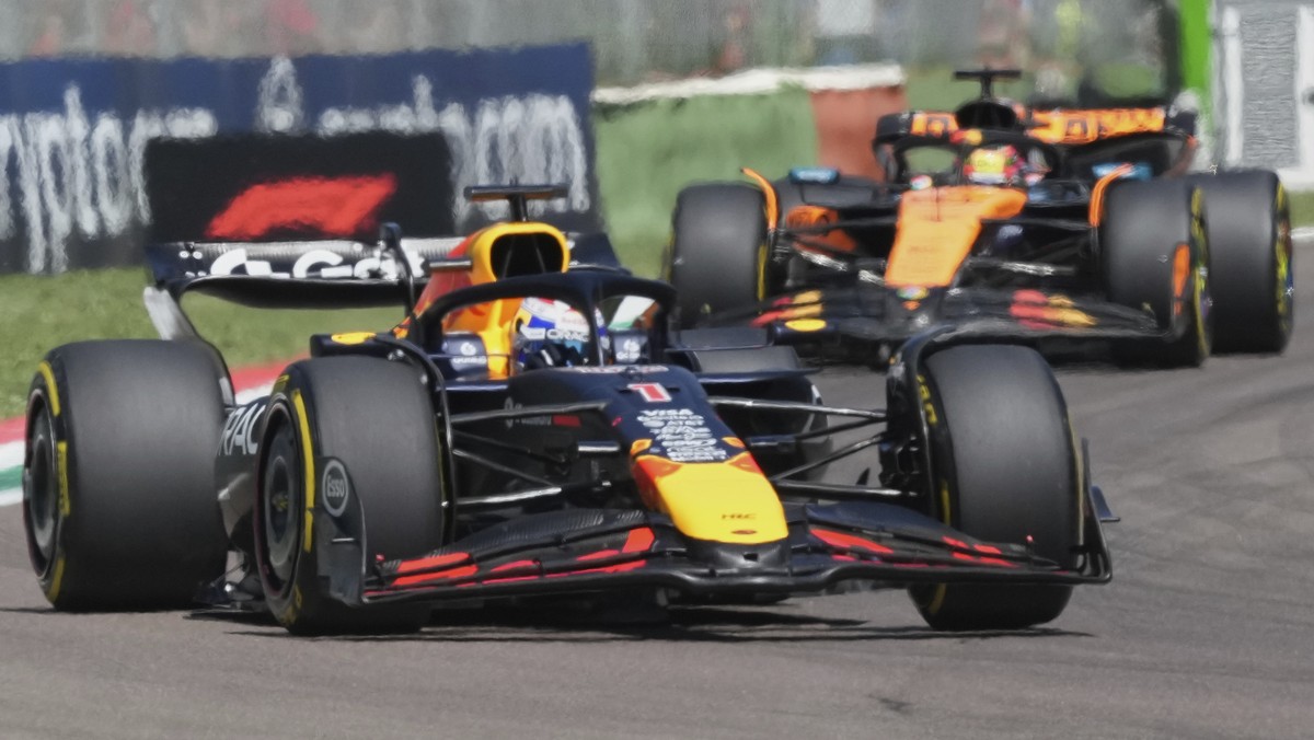 Red Bull driver Max Verstappen of the Netherlands leads at the start during the Italy's Emilia Romagna Formula One Grand Prix, in Imola, Italy, Sunday, May 18, 2025. (AP Photo/Antonio Calanni)
It ...