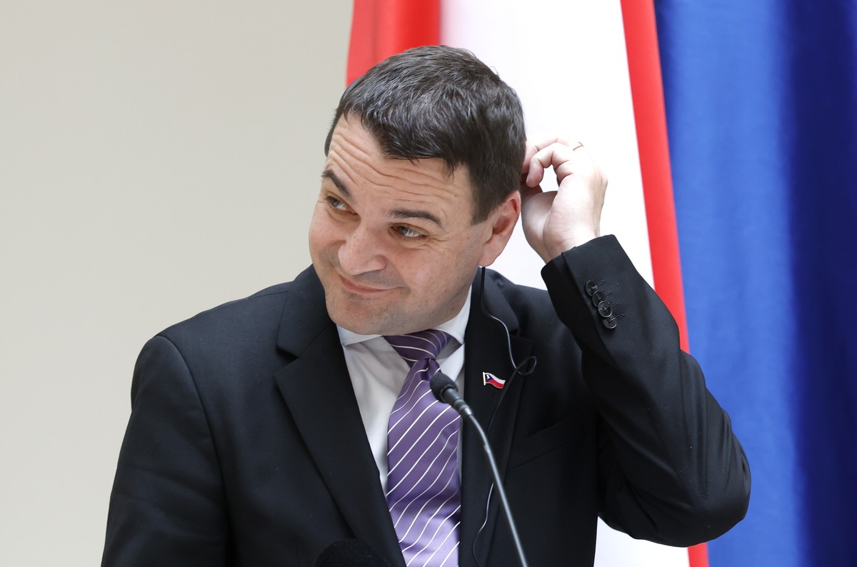 epa13129810 Czech Republic Foreign Minister Petr Macinka speaks during a joint press conference with Croatian Foreign Minister Gordan Grlic Radman during his visit to Zagreb, Croatia, 24 July 2026. EP ...