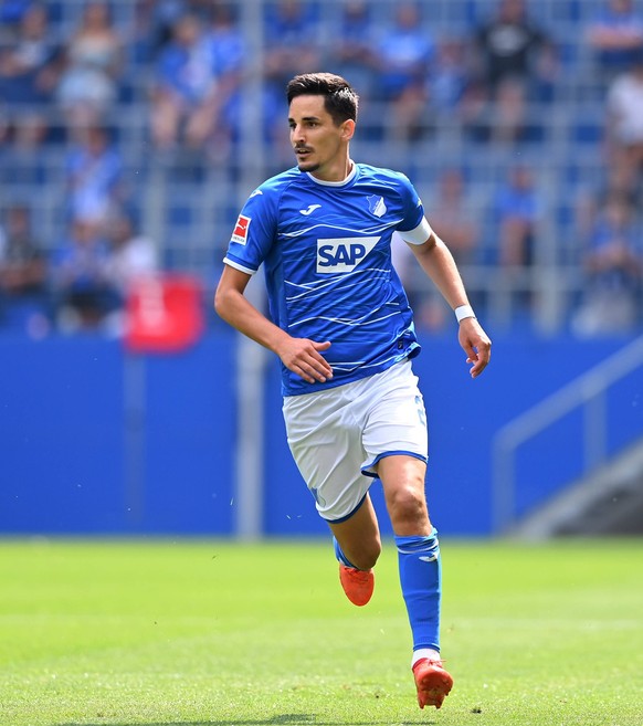 Fussball 1. Bundesliga Saison 2022/2023 Testspiel TSG 1899 Hoffenheim - Hellas Verona 23.07.2022 Benjamin Huebner TSG 1899 Hoffenheim *** Football 1 Bundesliga season 2022 2023 test match TSG 1899 Hof ...
