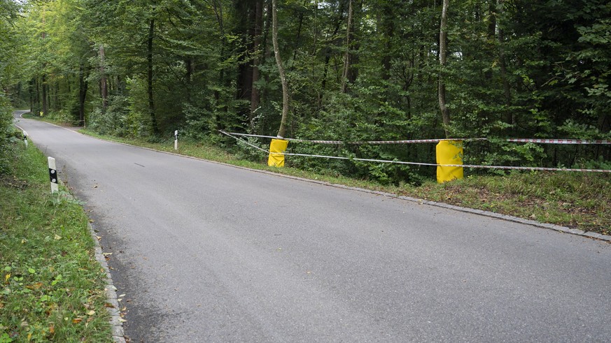 epa11628331 The suspected accident site on the descent down to Kuesnacht, where Swiss cyclist Muriel Furrer crashed on the previous day, in Kuesnacht, Switzerland, 27 September 2024. Swiss U19 rider M ...