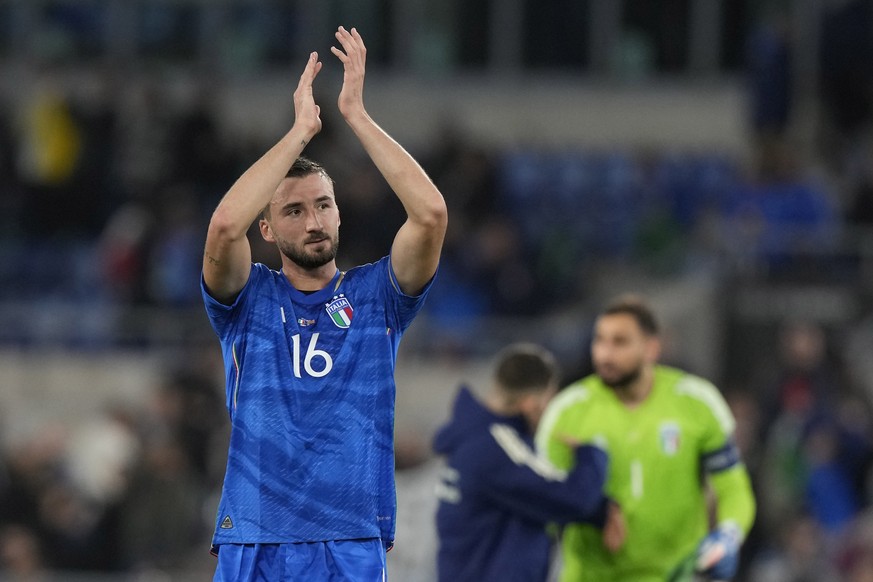 Italy&#039;s Bryan Cristante celebrates at the end of an Euro 2024 group C qualifying soccer match between Italy and North Macedonia, at the Olympic stadium, in Rome Friday, Nov. 17, 2023. (AP Photo/A ...