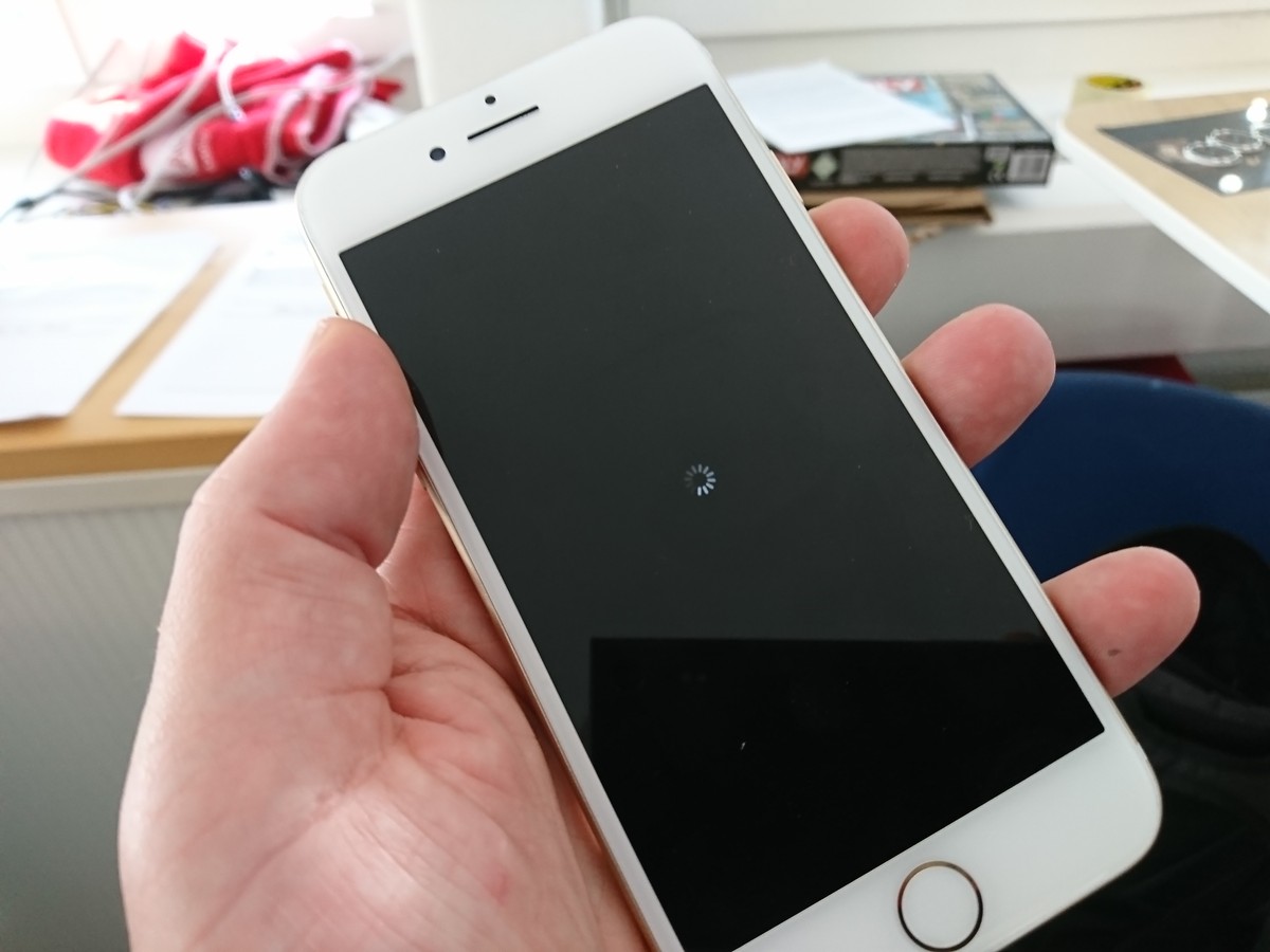 Und plötzlich geht nichts mehr: Ein per WhatsApp verschicktes Video macht Ärger.