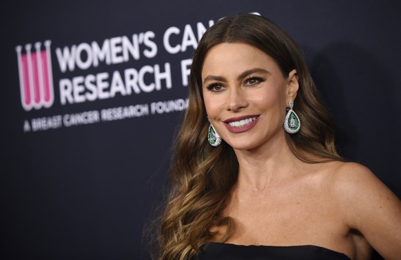 Actress Sofia Vergara, recipient of the Courage Award, poses at the Women&#039;s Cancer Research Fund&#039;s An Unforgettable Evening on Tuesday, Feb. 27, 2018, in Beverly Hills, Calif. (Photo by Chri ...