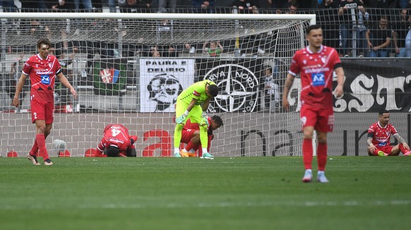 Delusion of Sion&#039;s players, during the Super League soccer match FC Lugano against FC Sion, at the Cornaredo stadium in Lugano, Sunday, April 23, 2023. (KEYSTONE/Ti-Press/Samuel Golay)