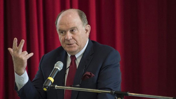 Walter Kielholz, Praesident Zuercher Kunstgesellschaft, spricht an der Jahresabschluss-Pressekonferenz 2014 im Kunsthaus, am Donnerstag, 15. Januar 2015 in Zuerich. (KEYSTONE/Ennio Leanza)