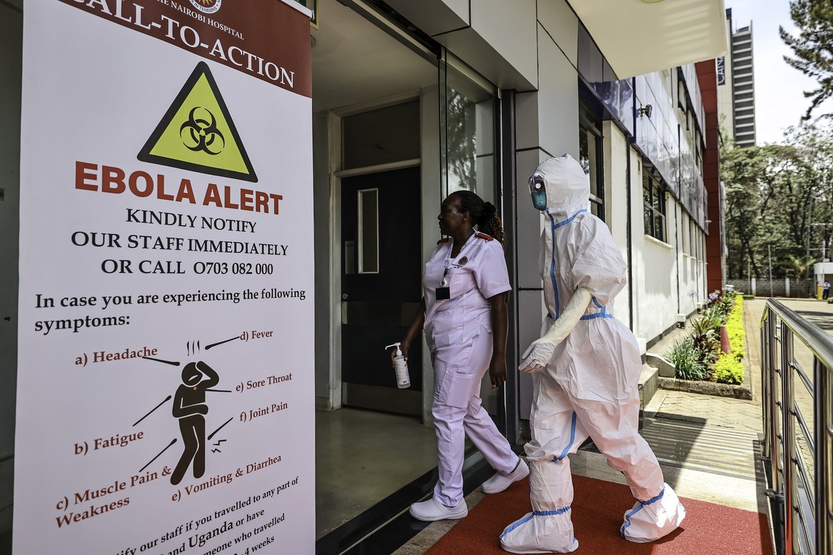 epaselect epa13287595 A Kenyan health worker in full Personal Protective Equipment (PPE) inside a designated Ebola isolation ward during a media tour at the Nairobi Hospital East Wing Ebola Preparedne ...