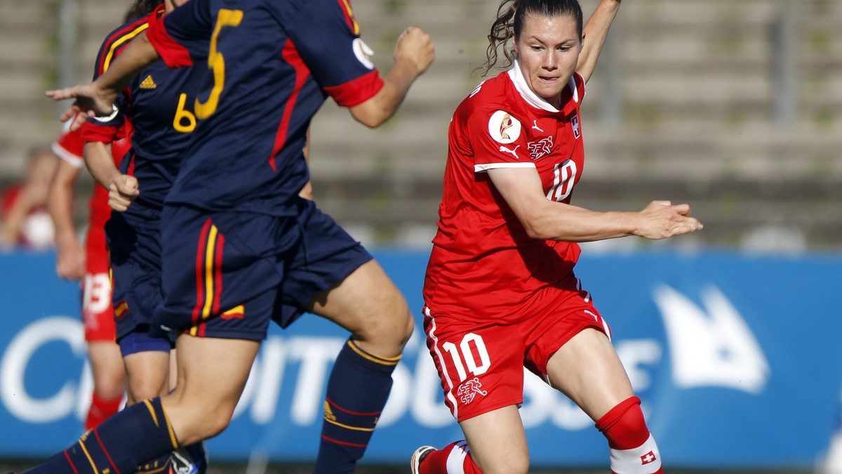 Von-Klatschen-und-einem-nutzlosen-Sieg-so-liefen-die-letzten-Nati-Spiele-gegen-Spanien