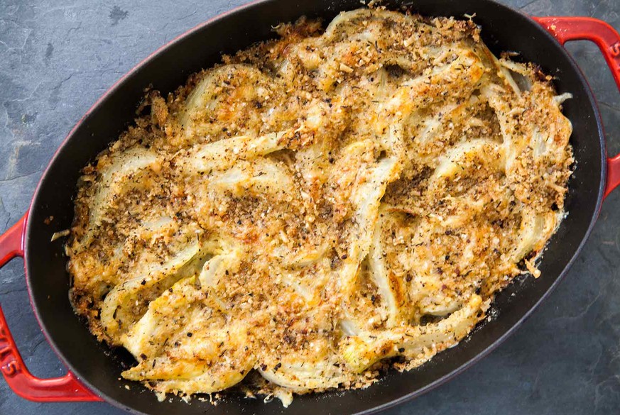 fenchel gratin parmesan paniermehl finocchi gratinati
italien food vegetarisch gemüse käse essen kochen küche http://www.simplyrecipes.com/recipes/fennel_gratin/