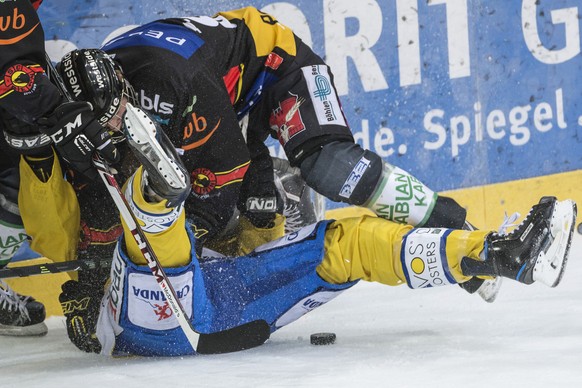 Die HCD-Spieler müssen gegen Bern einiges einstecken.