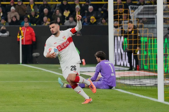Stuttgart&#039;s Deniz Undav celebrates his side&#039;s first goal during the German Bundesliga soccer match between Borussia Dortmund and VfB Stuttgart in Dortmund, Germany, Saturday, Nov. 22, 2025.  ...