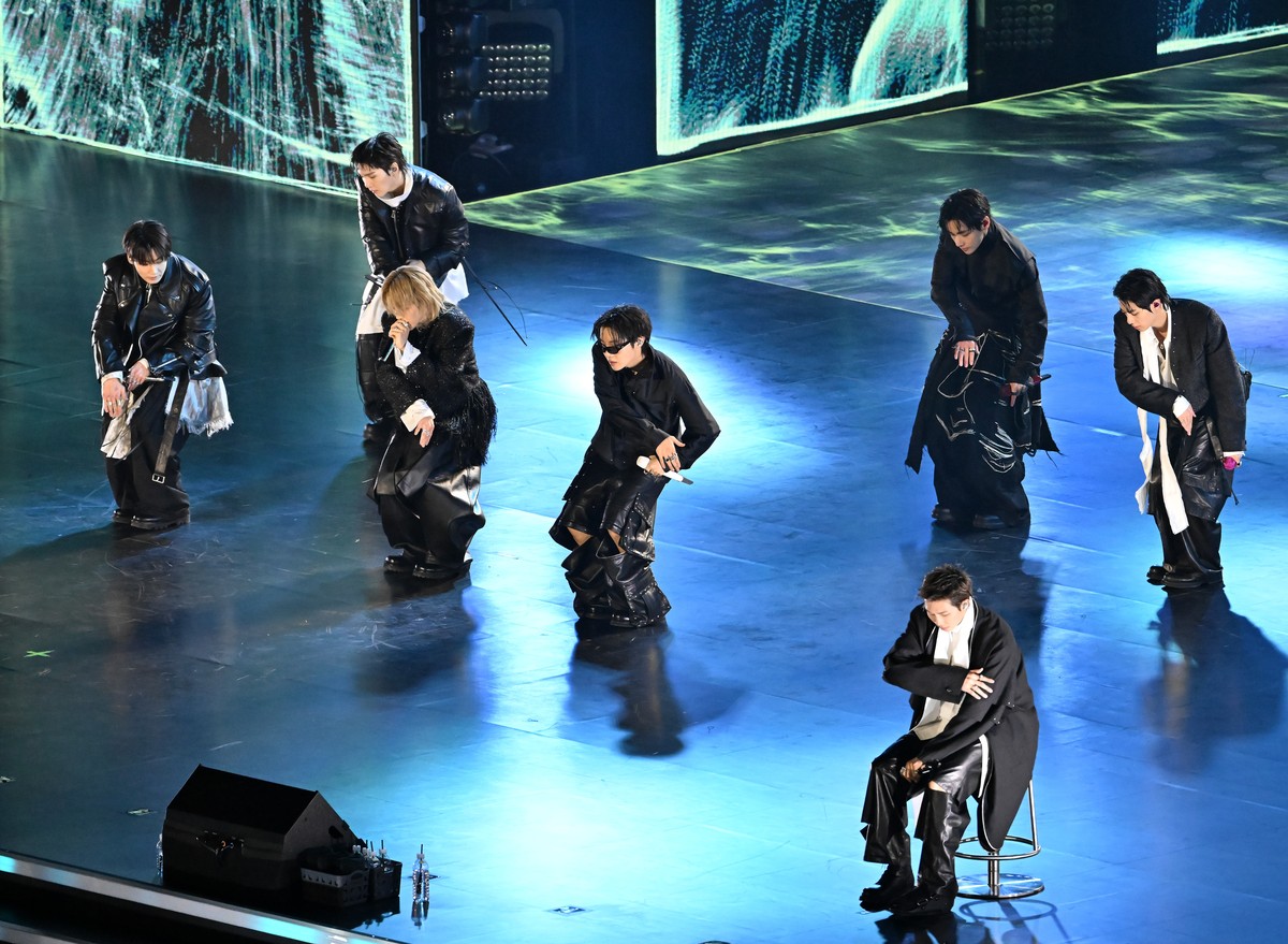 epa12838528 K-pop group BTS performs during the 'BTS THE COMEBACK LIVE | ARIRANG' concert on Gwanghwamun Square in central Seoul, South Korea, 21 March 2026. EPA/YONHAP / POOL SOUTH KOREA OU ...