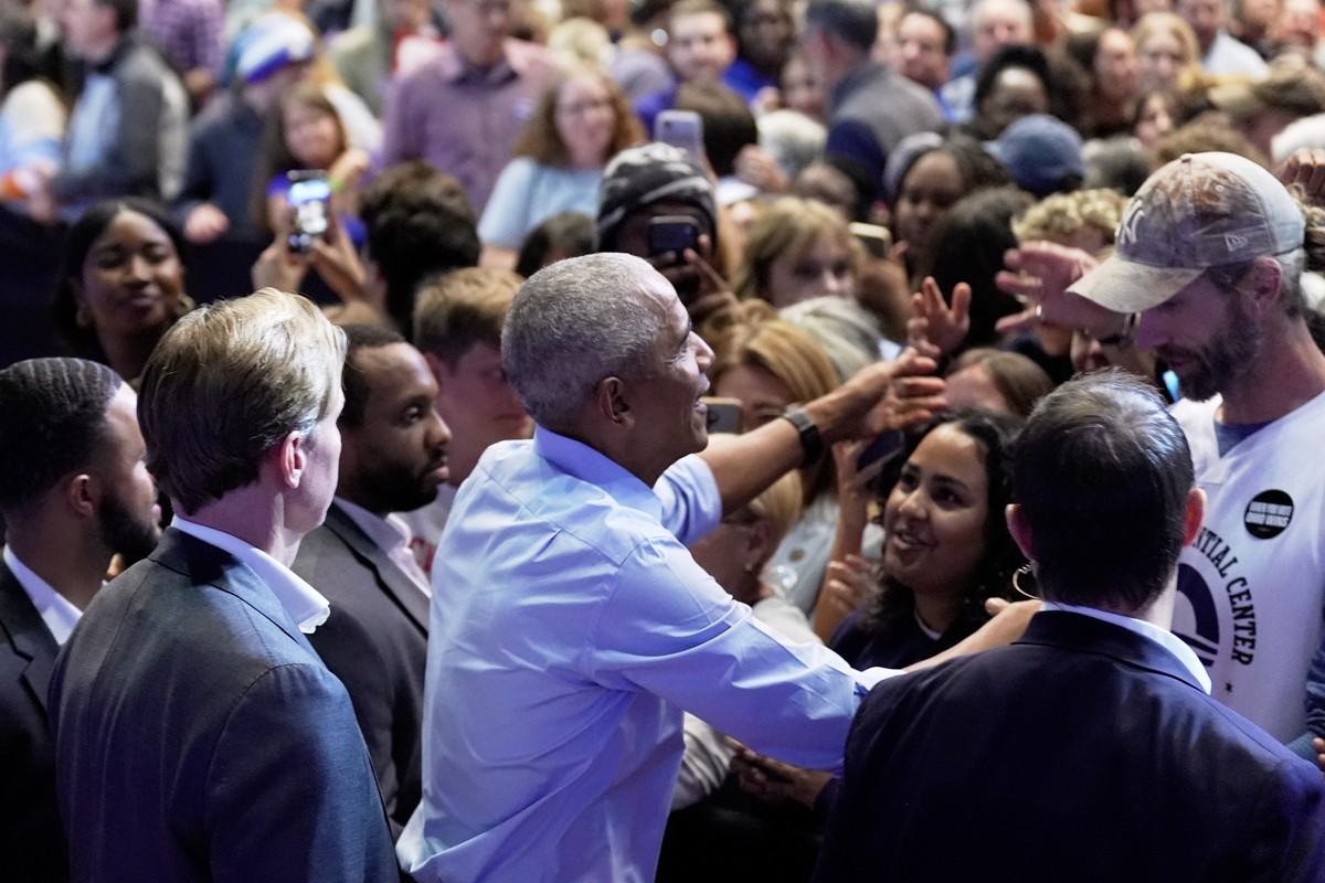 Former President Barack Obama greets the crowd during a campaign rally, Saturday, Oct. 24, 2026, in Cleveland. (AP Photo/Sue Ogrocki)
Election 2026 Ohio Senate