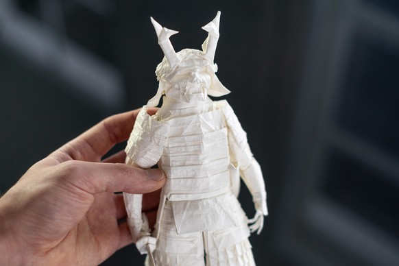 Samurai Origami-Figur von Juho Könkkölä.