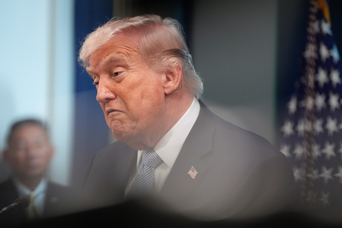 President Donald Trump speaks with reporters in the James Brady Press Briefing Room at the White House, Monday, April 6, 2026, in Washington. (AP Photo/Alex Brandon)
Donald Trump