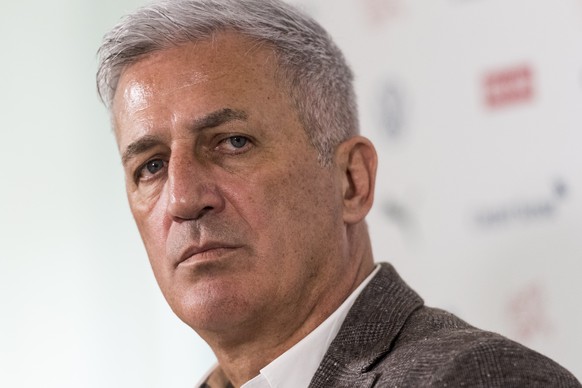 Der Trainer der Fussballnationalmannschaft Vladimir Petkovic kommentiert die Verlaengerung seines Vertrags um zwei Jahre, am Dienstag, 25. Februar 2020 in Bern. (KEYSTONE/Alessandro della Valle)