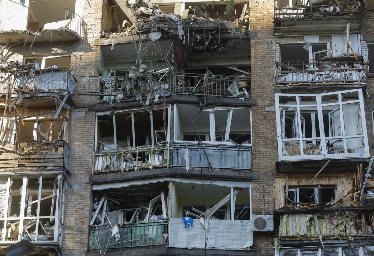 epa12989852 The facade of a heavily damaged residential building following Russian strikes on Kyiv, Ukraine, 24 May 2026, amid the Russian invasion. More than 600 drones and 90 missiles struck several ...