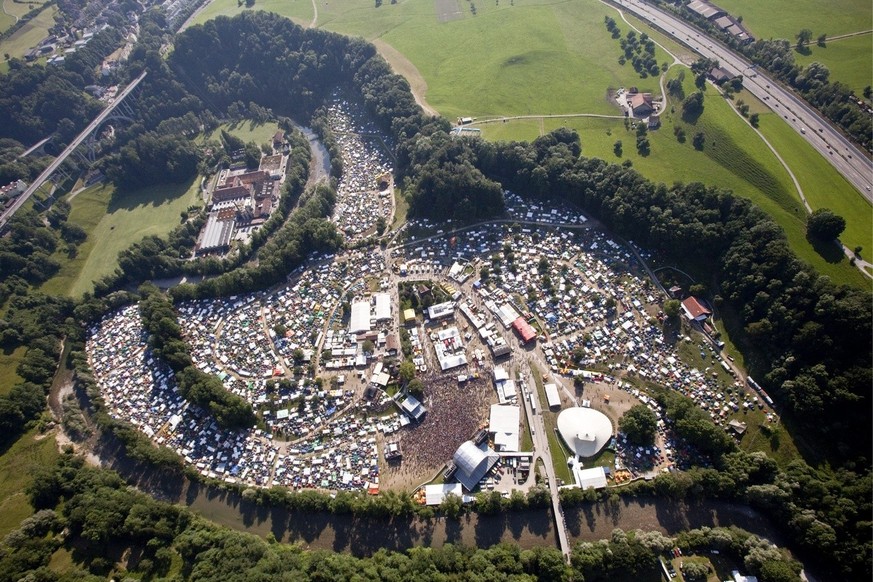 Aerial view of tent-village and the stage of the openair music festival St. Gallen, Saturday, June 26, 2010. (KEYSTONE/Ennio Leanza)