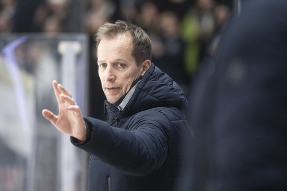Bienne&#039;s Head Coach Antti Toermaenen, during the preliminary round game of the National League 2022/23 between HC Lugano against EHC Bienne at the ice stadium Corner Arena, Saturday, March 04, 20 ...