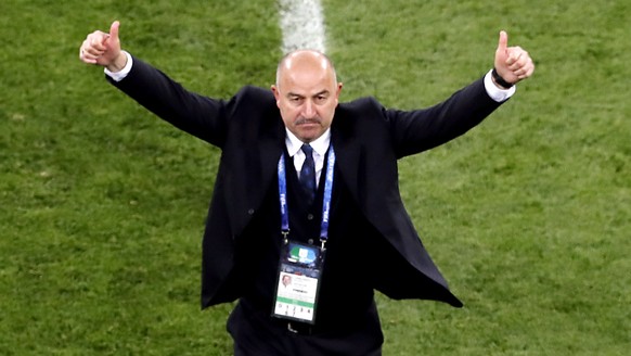 epa06822909 Russia&#039;s coach Stanislav Cherchesov celebrates winning the FIFA World Cup 2018 group A preliminary round soccer match between Russia and Egypt in St.Petersburg, Russia, 19 June 2018.
 ...