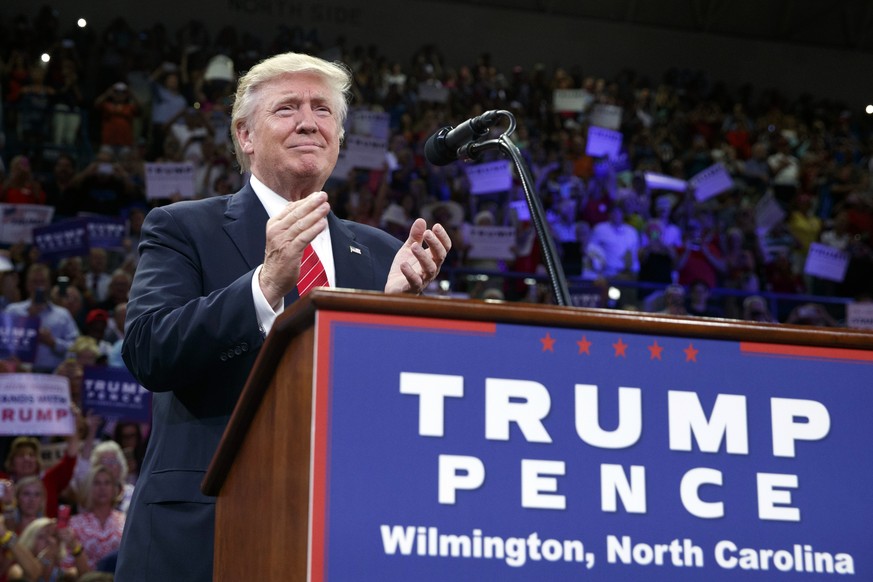 Donald Trump irritiert mit zweideutiger Ansprache an Waffenfreunde: Wahlkampfauftritt in Wilmington, North Carolina.<br data-editable="remove">